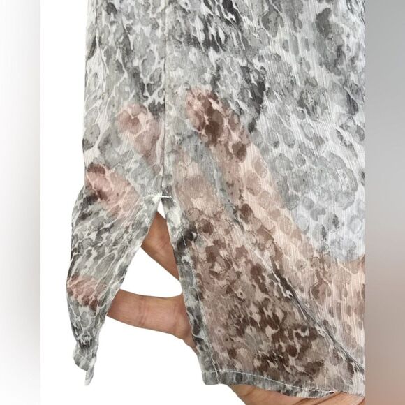 Chico’s Sheer with Sequins Gray and White Tunic Chico's Size 0 - Picture 6 of 15